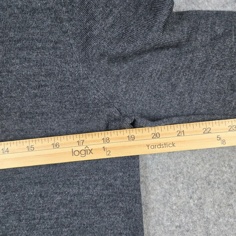 Banana Republic V-Neck Sweater Mens Small Gray Extra Fine Merino Wool Pullover